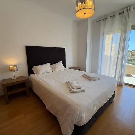 Buganvilias House * Αλμπουφέιρα